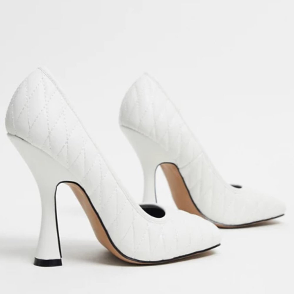 Quilted White Pumps - Picture 10 of 17